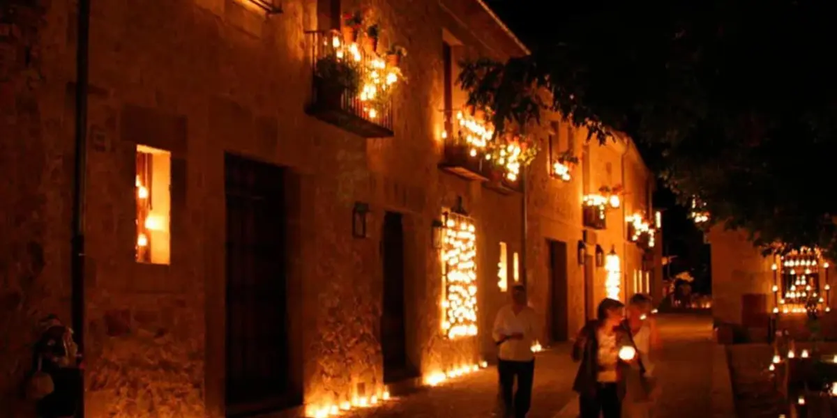 La Fiesta de Las Velas es una de las celebraciones más esperadas por los turistas que visitan Cosalá. Foto: Cortesía.