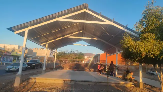 Con la instalación de esa nueva techumbre, los vecinos de Alturas del Sur tienen un nuevo espacio para el esparcimiento. Foto: Cortesía.