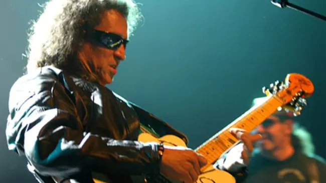 Alex Lora, es el cantante poblano con más reconocimiento en el país con su revolución rockera. Foto: Cortesía.