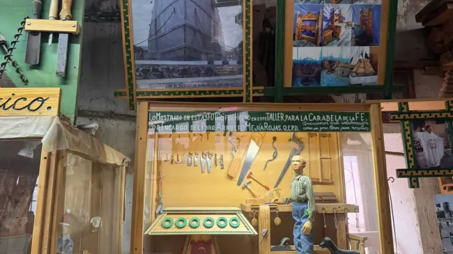 Foto del taller a escala del museo de la madera tomada por Jorge Joel Caudillo Flores.