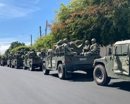 Enfrentamientos entre Chapitos y Mayiza en Sinaloa son con armas de USA: Sedena