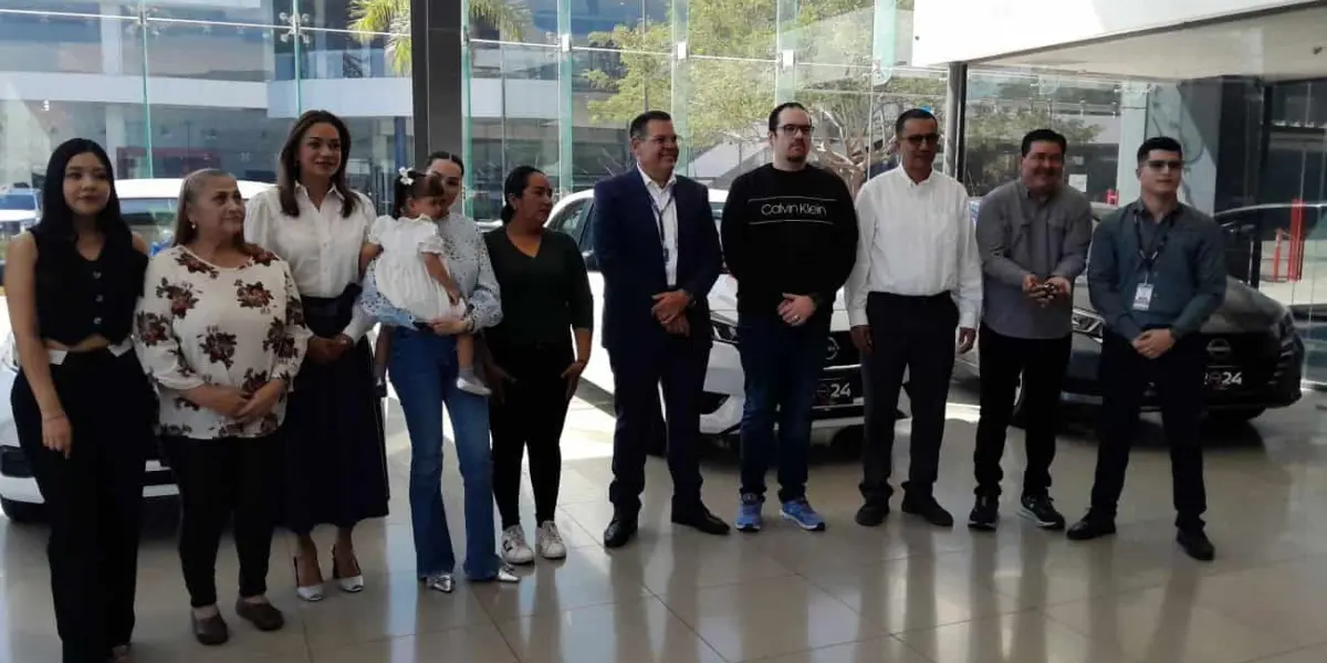 Los ganadores de la Rifa de la Filantropía se llevan 5 autos del año