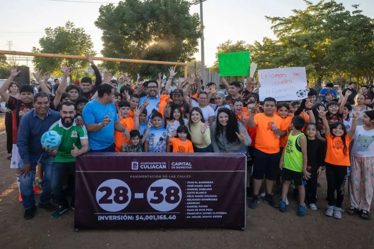 De gira por Chulavista, el alcalde de Culiacán inauguró 10 calles pavimentadas. | Imágenes de cortesía