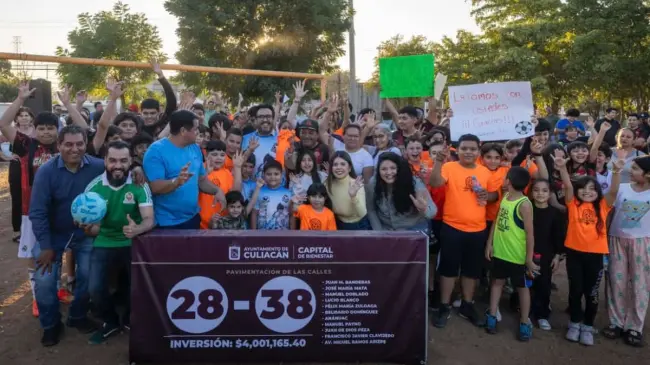 De gira por Chulavista, el alcalde de Culiacán inauguró 10 calles pavimentadas. | Imágenes de cortesía