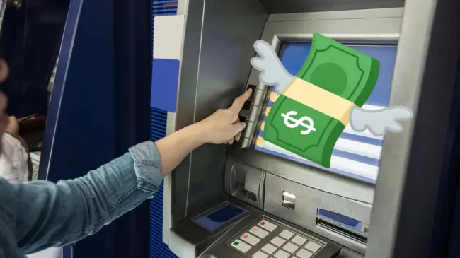 Cada banco ofrece tarifas distintas por retiros con tarjeta de crédito en México. Edición de foto: TBN