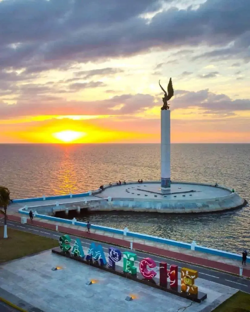 Malecón de campeche, lugar donde se grabó la telenova lo que la vida me robó