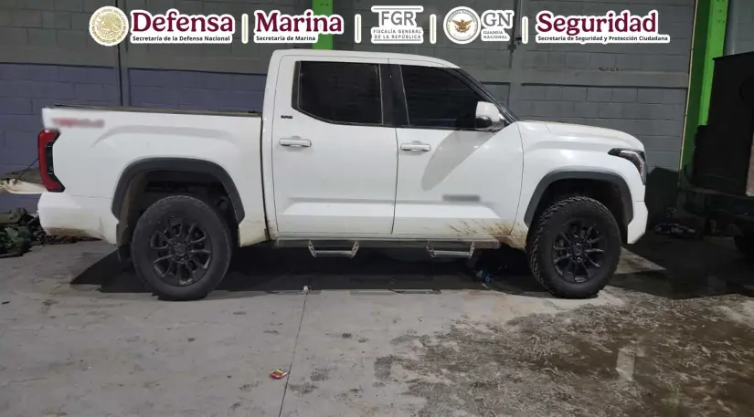 Camioneta decomisada en Mazatlán