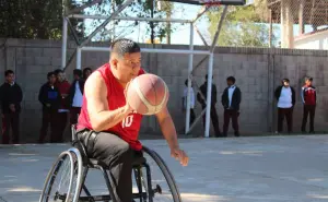 “Clínicas que Inspiran” arranca con éxito, llevan un mensaje de motivación y superación para los jóvenes de Navolato