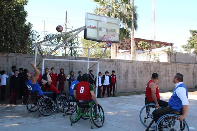 Los atletas de la Ráfaga Cañera inspiran a los jóvenes a seguir adelante.