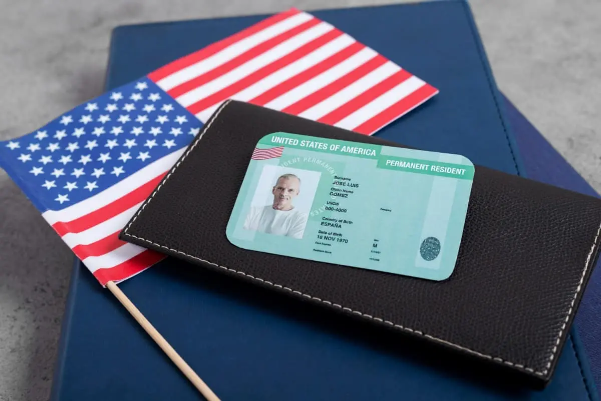 La Green Card te brinda varios beneficios para residir en Estados Unidos de forma legal. Foto: Freepik