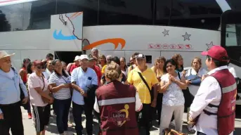 Primer grupo de adultos mayores viaja a EE.UU. con el programa “Lazos Migrante” en Guerrero