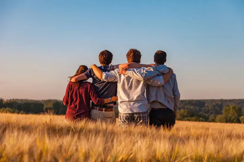 Grupo de amigos jóvenes Foto: Pixabay