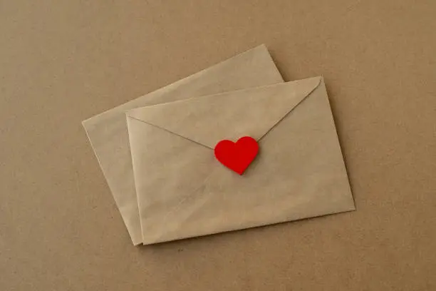 Conoce los mejores mensajes para tarjetas de San Valentín. Foto: iStock. 