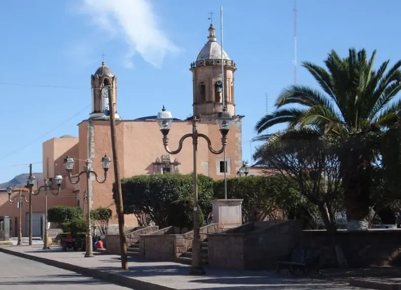 Templo de San Pedro Apóstol en Nombre de Dios, Durango. Foto: México Desconocido