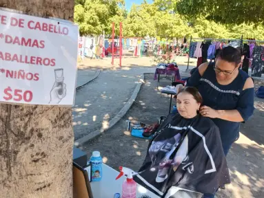 Conoce a la estilista que ofrece cortes accesibles en el Bazar Humaya, en Culiacán