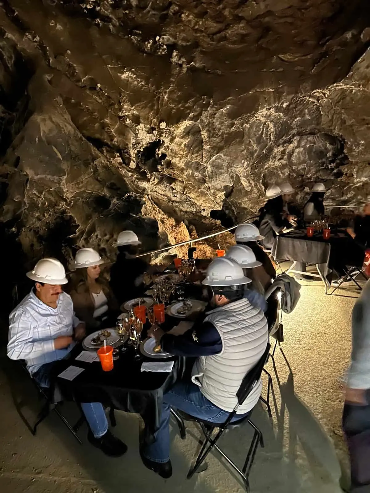 En ocasiones se realizan eventos en las Grutas Nombre de Dios. en Chiahuahua. Foto: Cortesía
