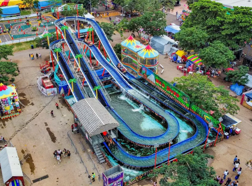 Montaña Rusa Acuática, entre las atracciones de la Feria de Iguala. Foto: Cortesía