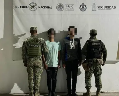 Fuerzas federales detienen a dos civiles con armas y equipo táctico en Cosalá