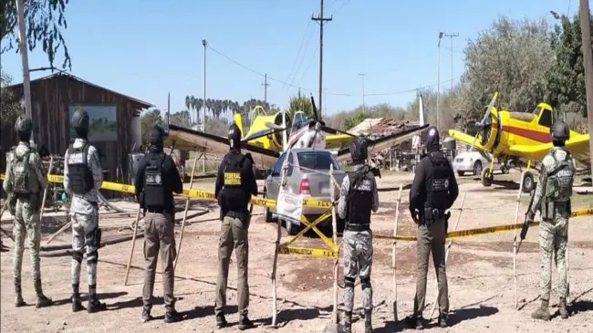 Decomiso de aeronaves en Ahome Ejército Mexicano y FGR aseguran vehículos y destruyen pista clandestina.