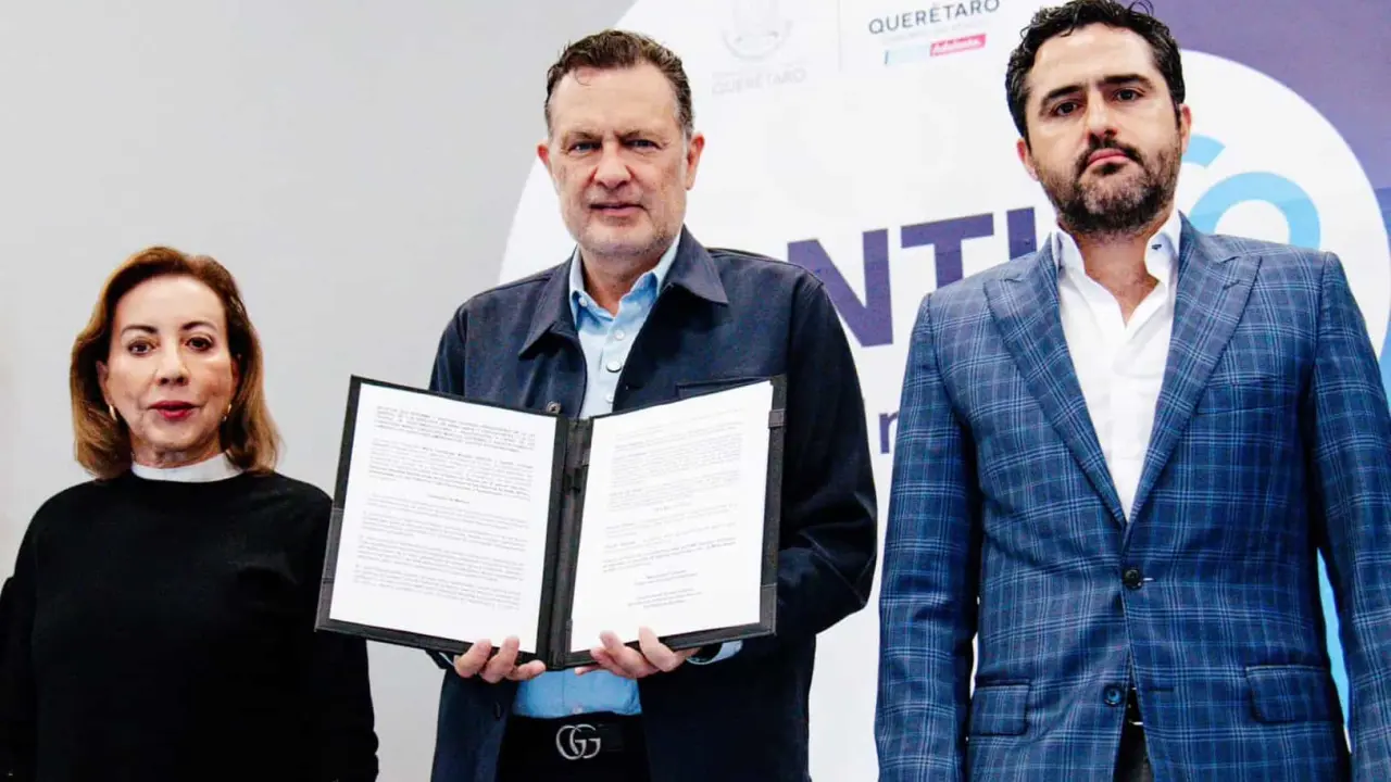 Mauricio Kuri propone ley para restringir redes sociales a menores en México.