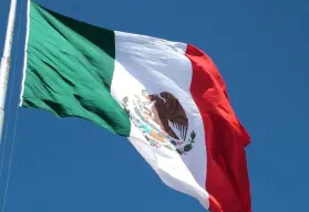 ¿El Día de la Bandera es un día festivo en México?