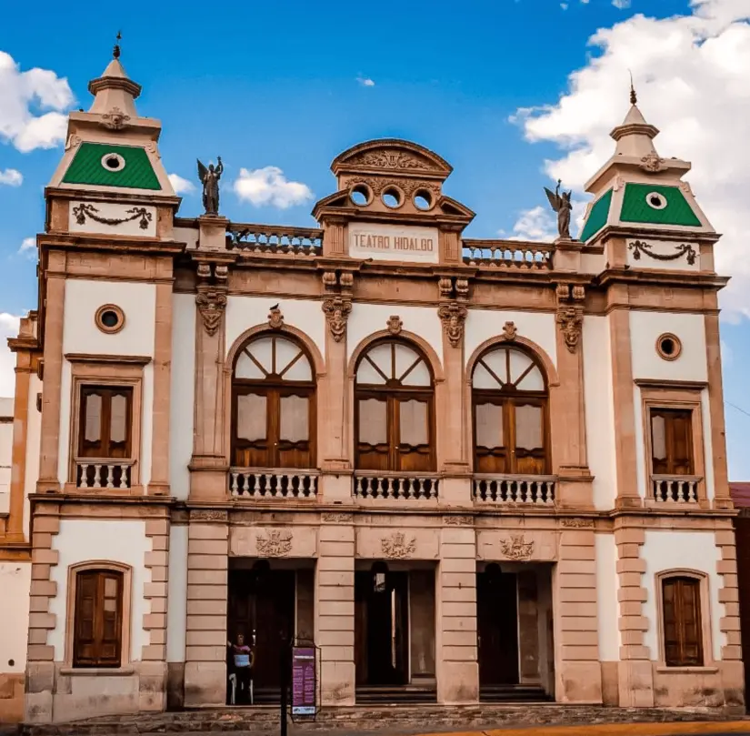 Teatro Hidalgo, en Hidalgo del Parral. Foto: México desconocido. 