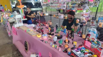 El tianguis del Puente Lego es un paraíso para coleccionistas y amantes de la cultura pop en Culiacán