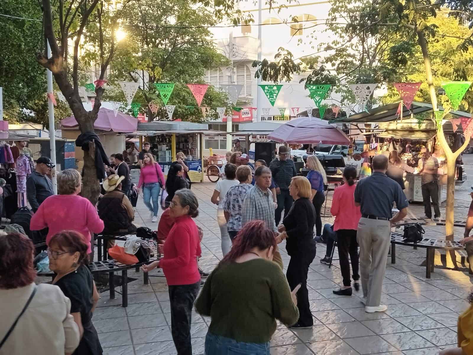 Las tardes de Danzón se han convertido en una tradición que enamora en la Plazuela Álvaro Obregón de Culiacán