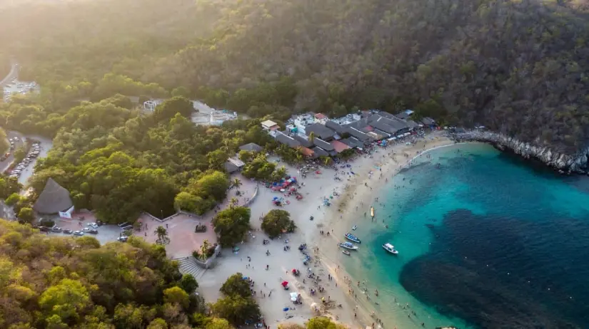 Playa la Entrega en Huatulco. Oaxaca. Foto: Camino real