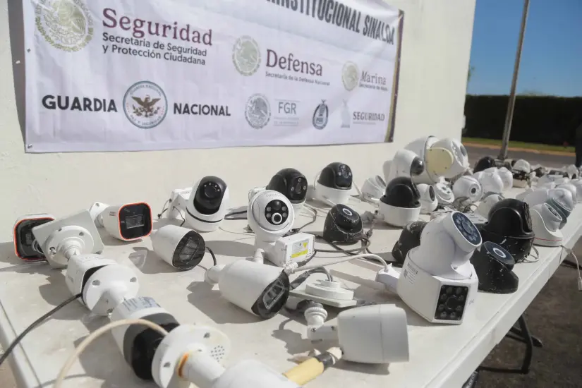 Retiro de cámaras de videovigilancia irregulares en Culiacán