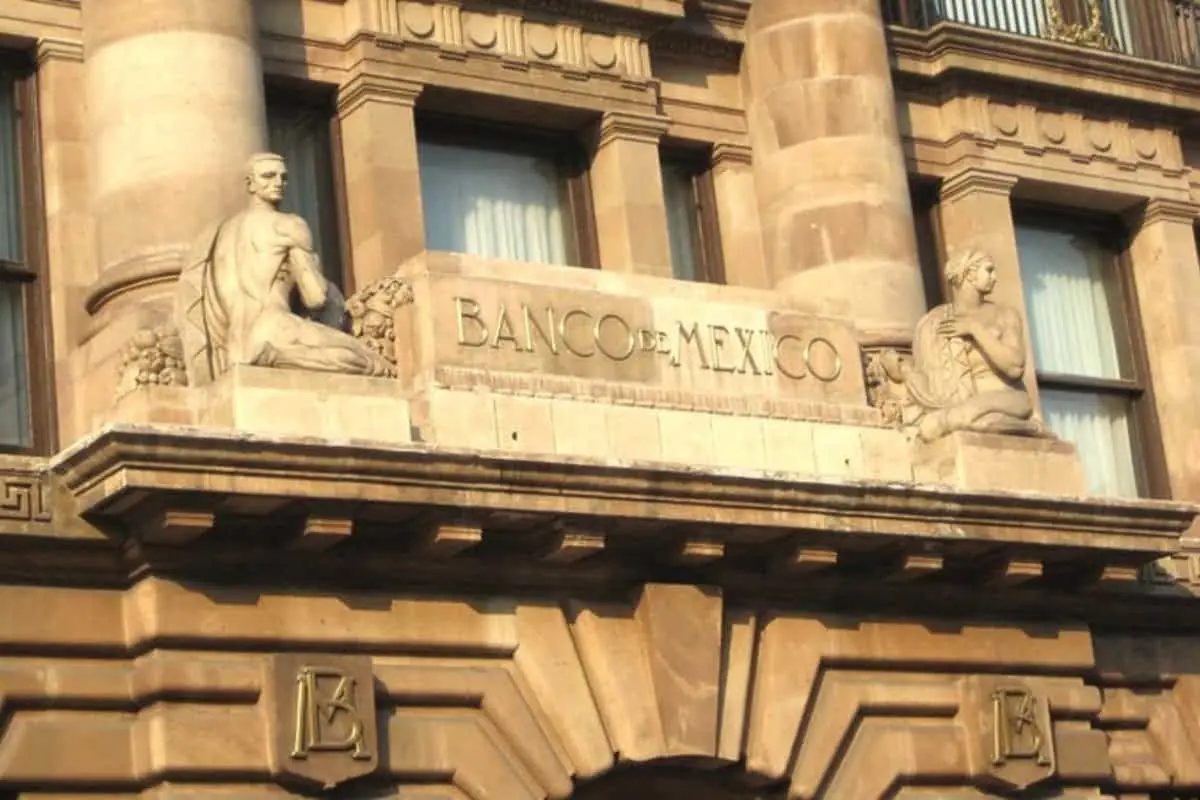 La menor expectativa de crecimiento podría afectar la confianza de los inversionistas, reduciendo el flujo de capital hacia el país, según Banxico.