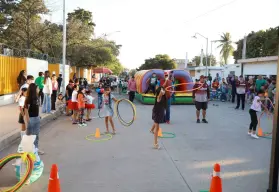 Arte, cultura y deporte en el 34 aniversario de la Colonia 8 de Febrero en Culiacán