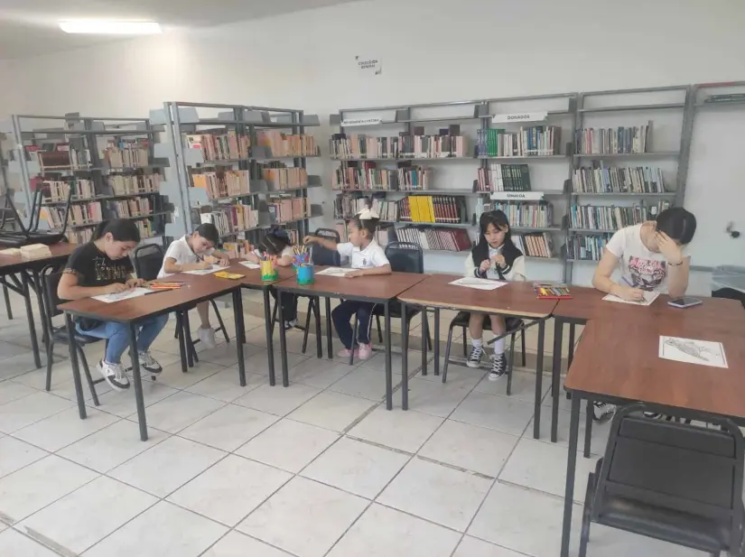 'Igor, el pájaro que no sabía cantar' inspira a niños en taller de lectura en Culiacán