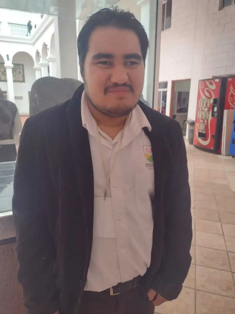 Abraham Antonio Valdez Ruiz es un joven dedicado al servicio de la comunidad.