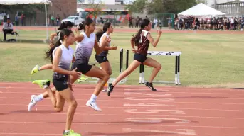 Culiacán arrasa con 135 medallas en Atletismo en la fase estatal CONADE 2025