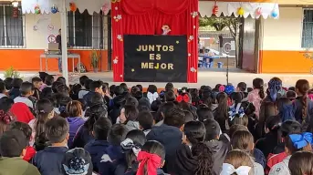 Alan descubre su voz en el III Festival Estudiantil de Teatro de Navolato