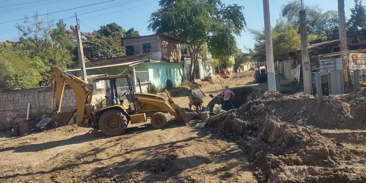 Luego de más de 30 años de espera, por fin se concreta una mejora significativa en la infraestructura de la colonia popular, que ya era altamente demandada. Foto: Juan Madrigal