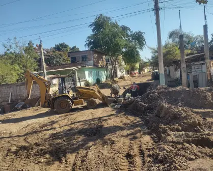 ¡Un paso hacia el progreso! Pavimentación de calle en la colonia 5 de Febrero en Culiacán causa esperanza en los habitantes