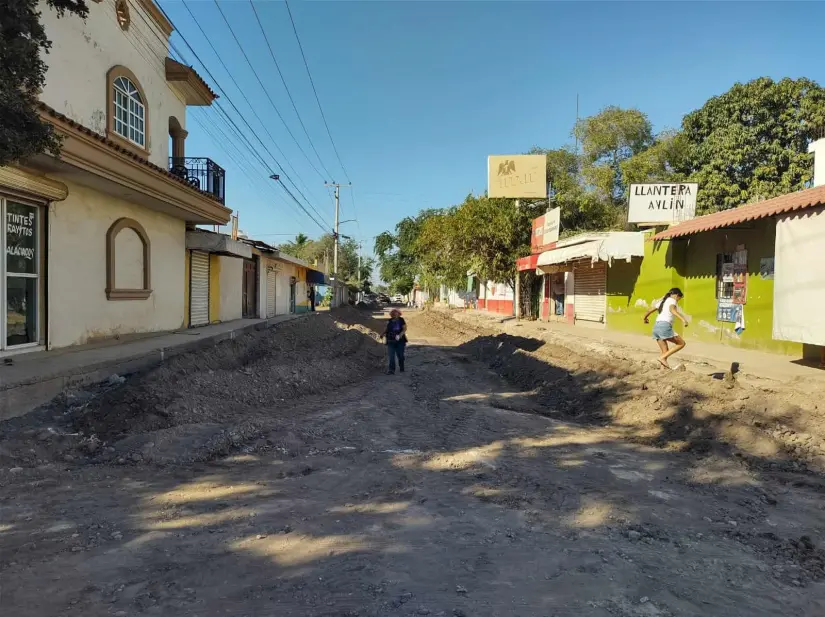 Pavimentación de calle en la colonia 5 de Febrero