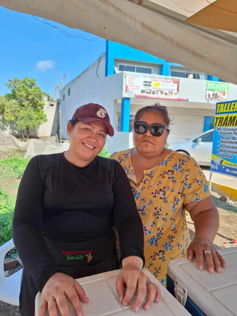 Rosario Luna siempre lista para ofrecer sus deliciosos tamales.