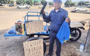 En Culiacán, “Don Chano” es el hombre que trabaja vendiendo toallitas y bolsas negras con el sol en la espalda y la sonrisa en el rostro