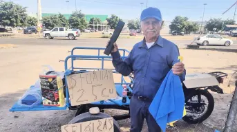 En Culiacán, “Don Chano” es el hombre que trabaja vendiendo toallitas y bolsas negras con el sol en la espalda y la sonrisa en el rostro