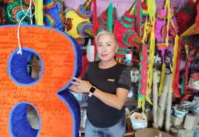 Isabel García, la mujer de las piñatas que ha dado alegría por casi 3 décadas al sur de Culiacán