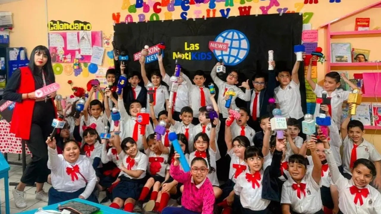 Estudiantes de la primaria Renato Vega Amador de Villaverde disfrutaron ser periodistas por un día.