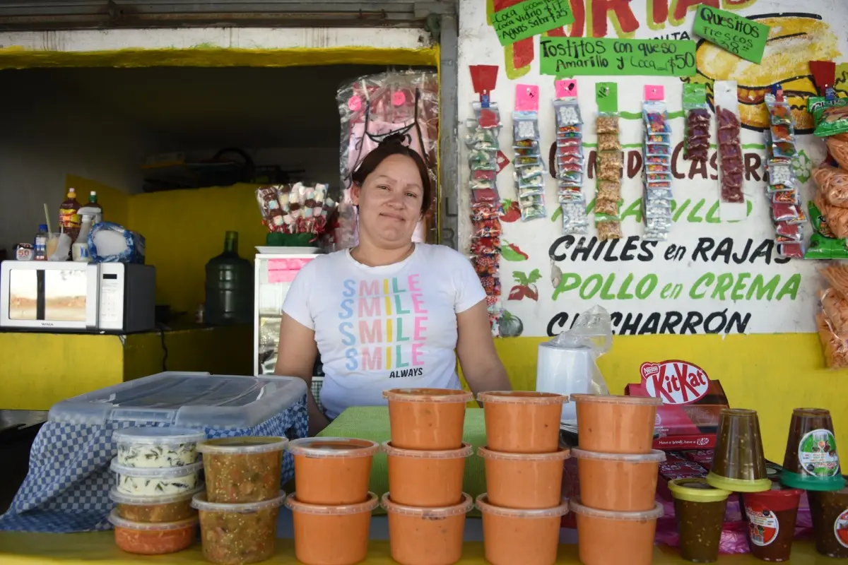 Mariana Valenzuela tiene su negocio denominado Tortillas Las Güeritas en la colonia Esthela Ortiz, por Hilario Medina, casi esquina con Terrones.