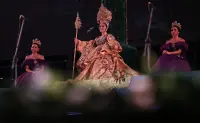 Carnaval Mazatlán 2025: Desiré I es coronada Reina del Centenario de los Juegos Florales