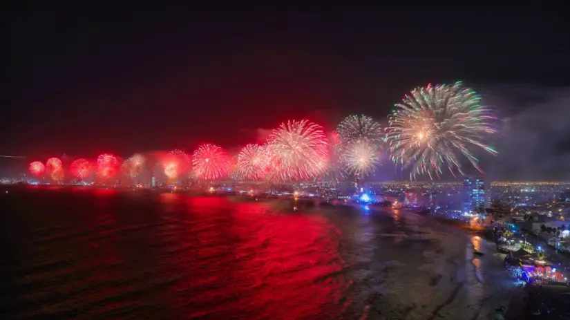 No te puedes perder el impresionante Combate Naval del Carnaval de Mazatlán. Foto: Carnaval de Mazatlán. 