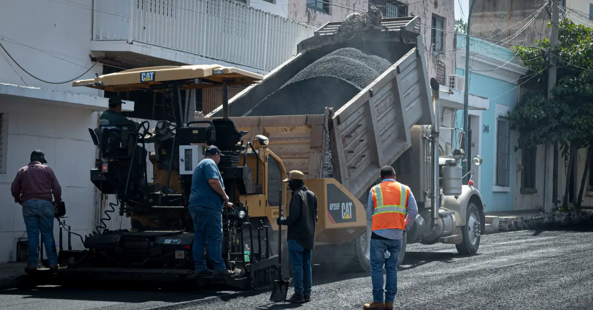 Siguen los trabajos de reencarpetado en distintas calles del centro de Culiacán