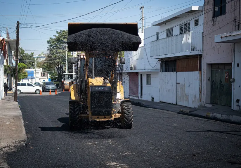 Siguen los trabajos de reencarpetado en distintas calles del centro de Culiacán