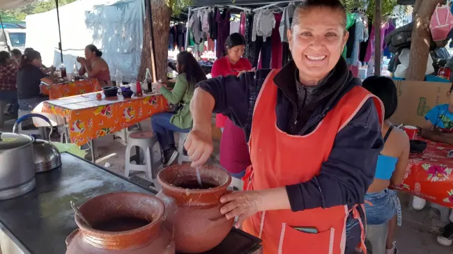 Antojitos Vero gastronomía duranguense en tianguis de Villa Juárez, Navolato